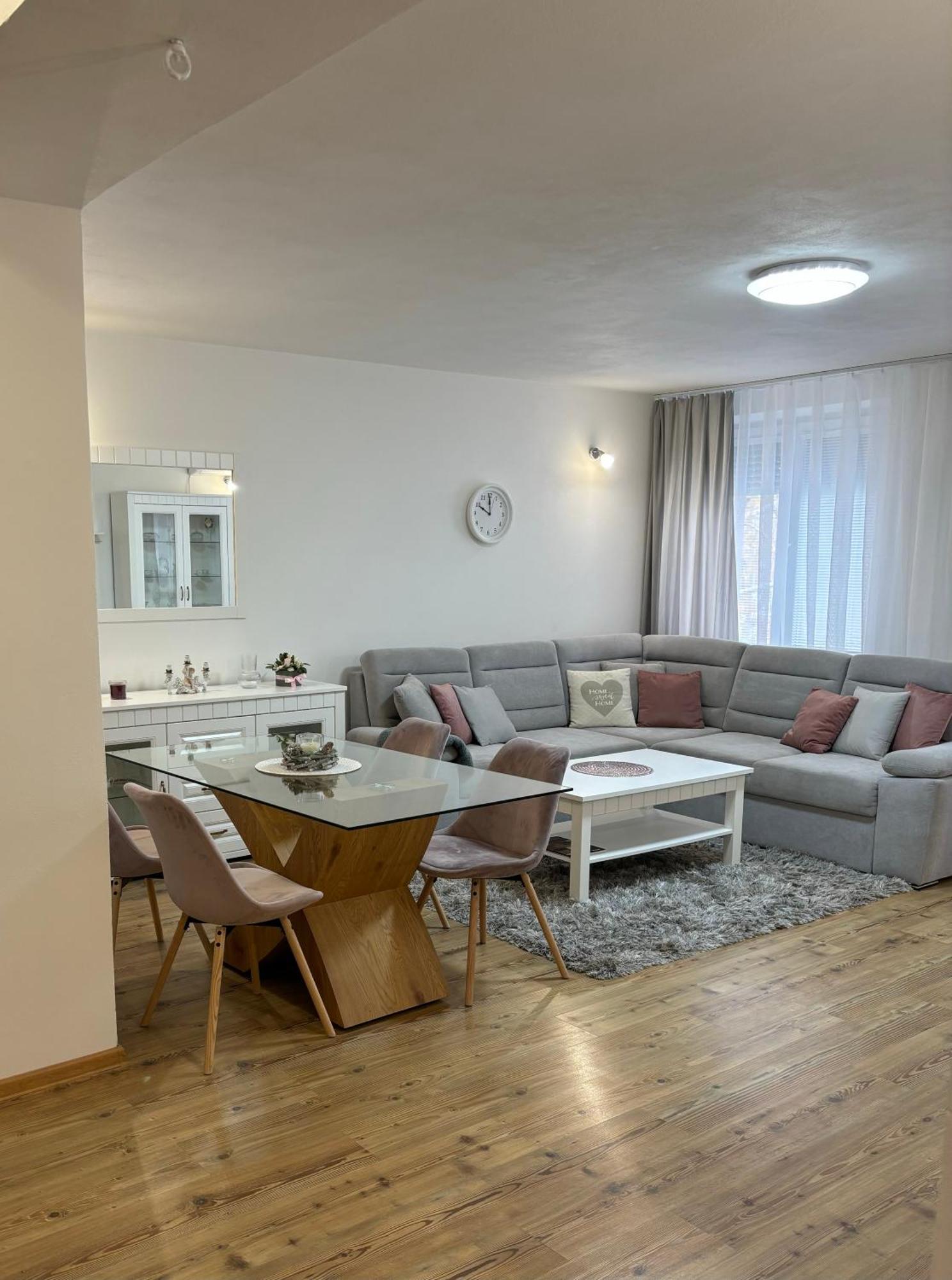 City Heart Luxury Apartment Nové Zámky Zewnętrze zdjęcie